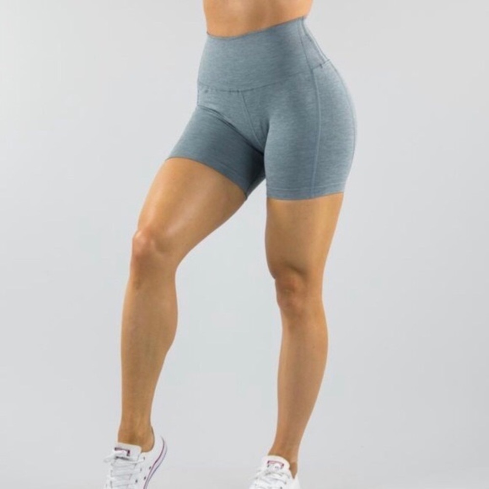 ALPHALETE revival shorts light grey size small